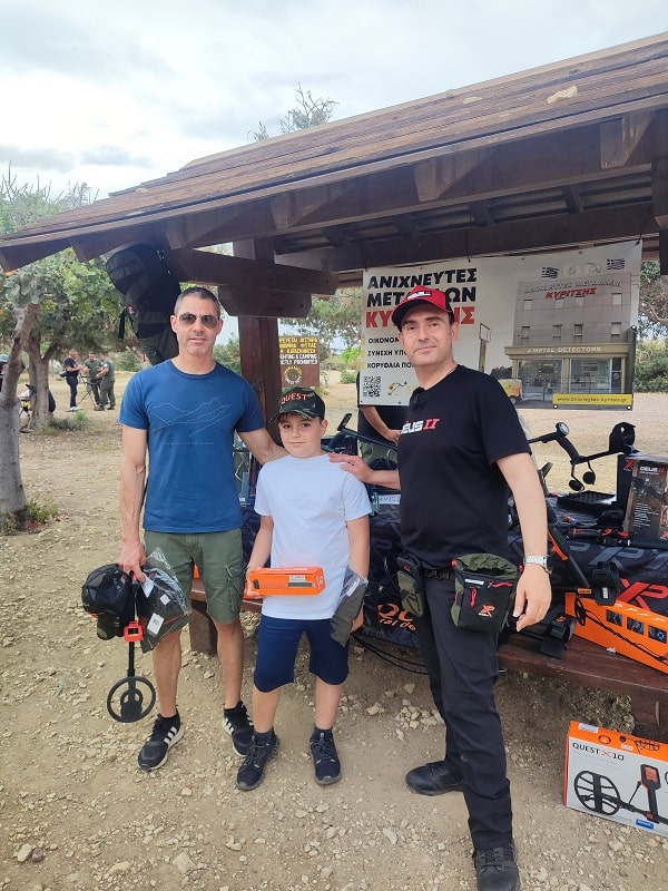 junior-kids-metal-detectors-cyprus-quest-xpointer-max-min junior-kids-metal-detectors-cyprus-quest-xpointer-max-min